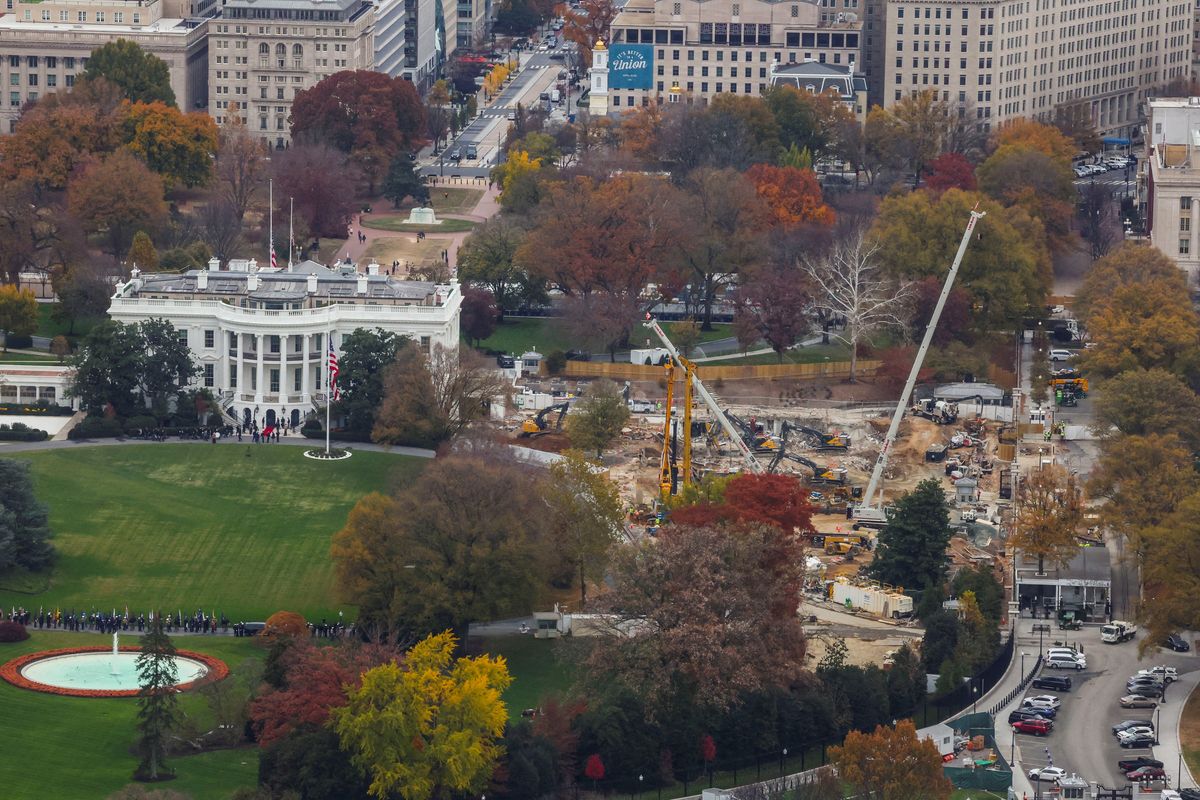 Judge orders Trump to halt $400 million White House ballroom project ...
