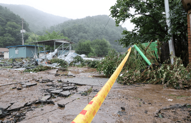 One dead, three missing after South Korea landslide